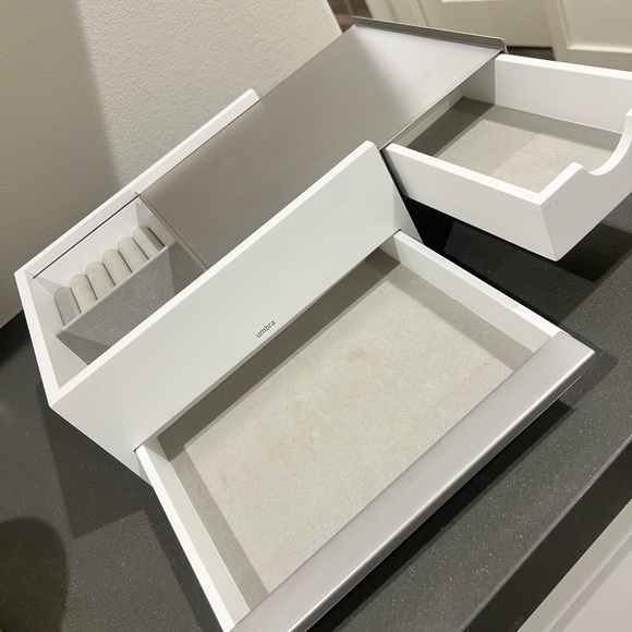 Umbra Stowit regular sized jewelry storage - Picture 3 of 3